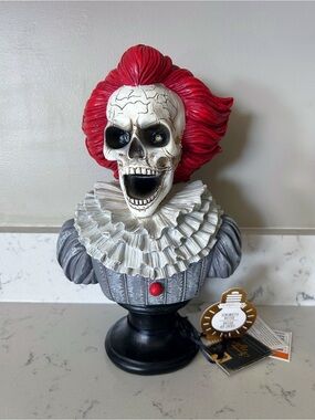 Pennywise IT Skeleton Bust Halloween Decor